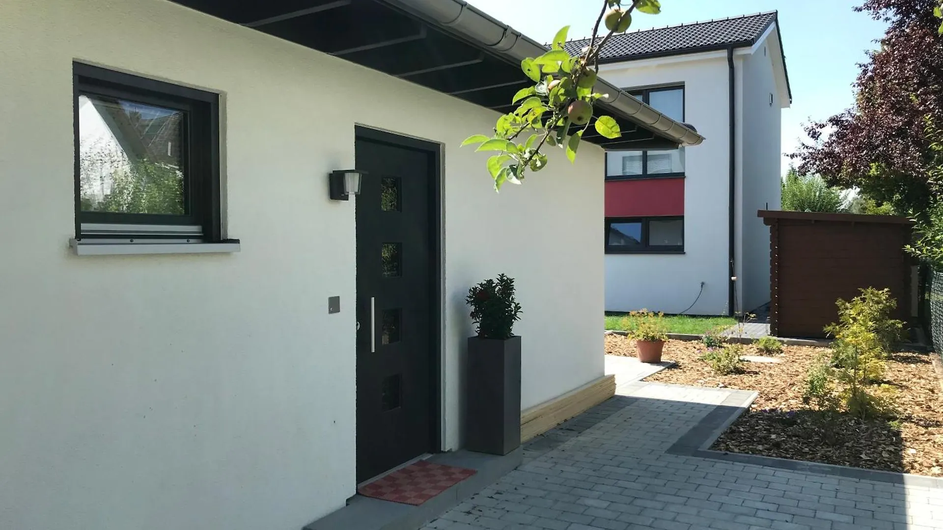 Schoene 1,5 Zimmer Wohnung Mit Aussenterrasse, Nice Small 1,5 Room Flat With An Outside Terrace Weichs Germania